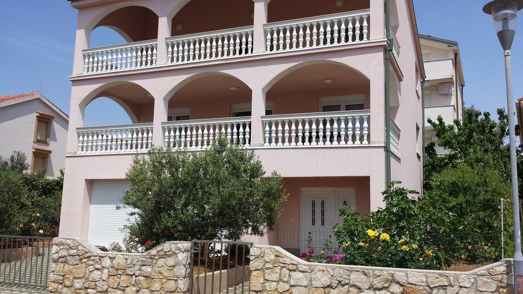 Apartments Pink House Повляна Екстериор снимка